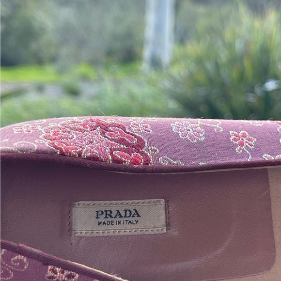 ✨ Vintage Prada Flats ✨ - Picture 2 of 7